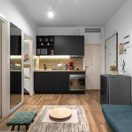 Elle 塞萨洛尼基